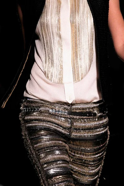 Look 10
